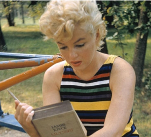 Marilyn Monro reading Ulysses
